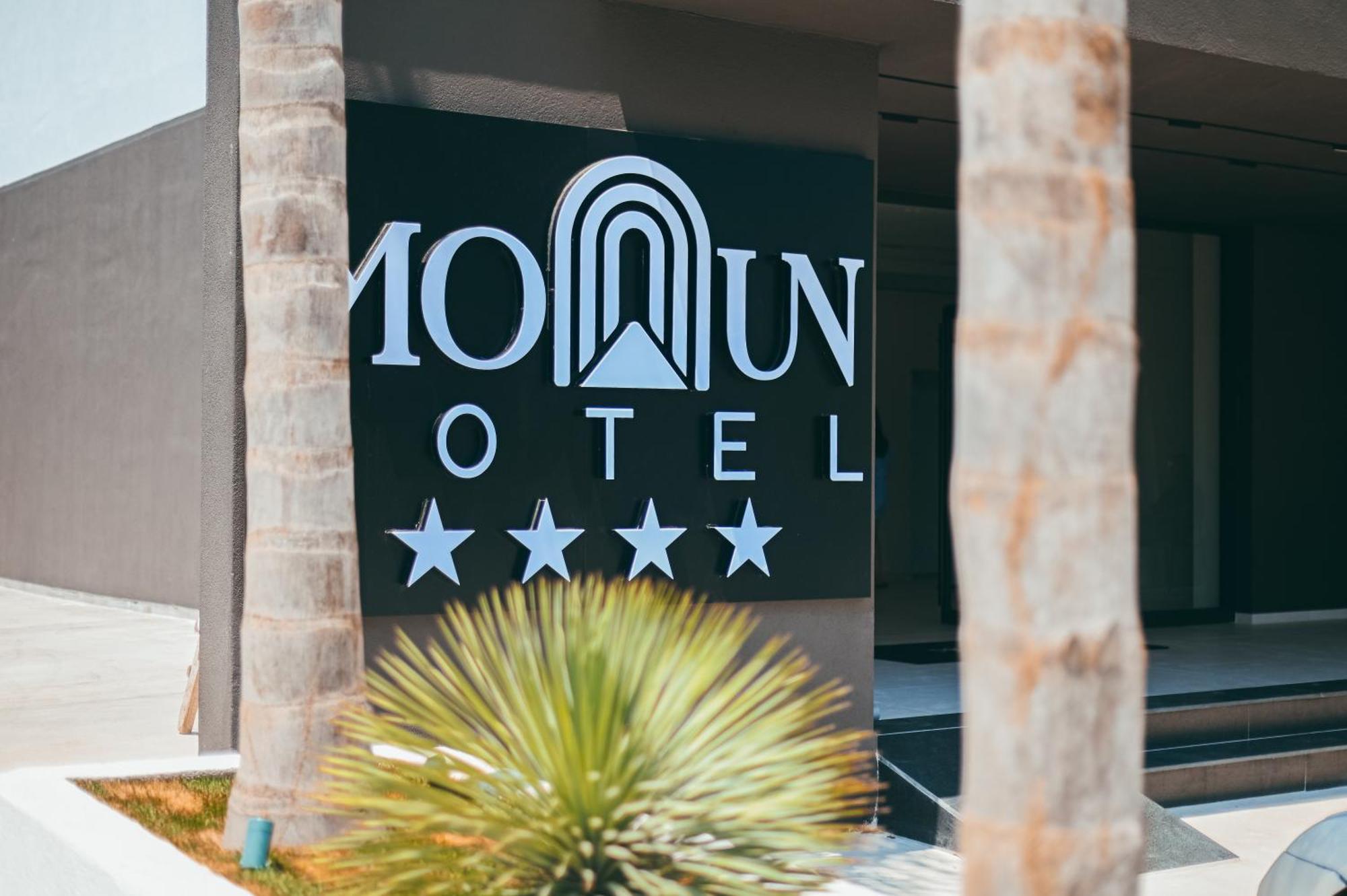 Monun Hotel Ксамил Екстериор снимка