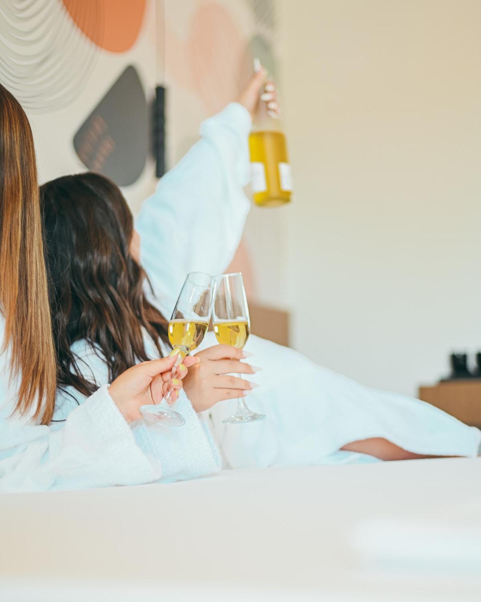 Monun Hotel Ксамил Екстериор снимка