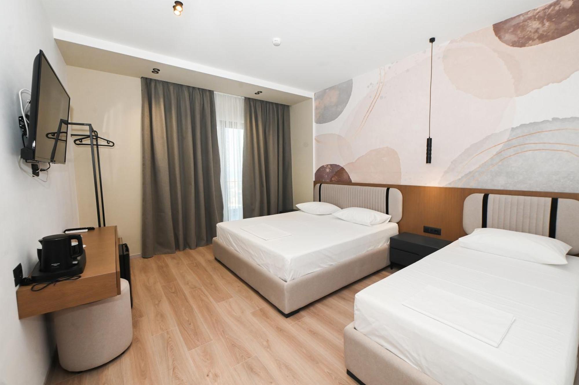 Monun Hotel Ксамил Екстериор снимка